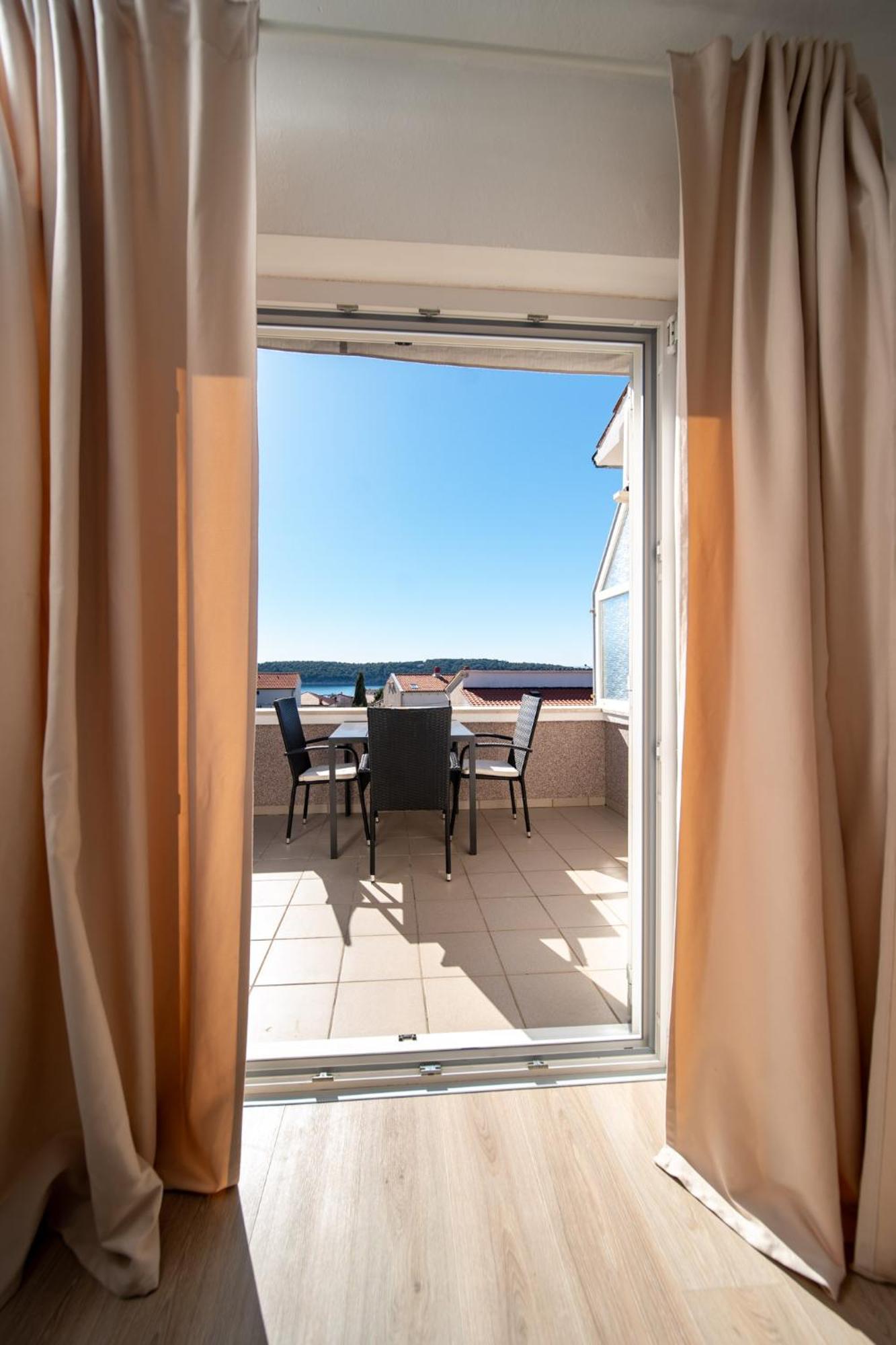 Apartments Casa Barbara Раб Экстерьер фото